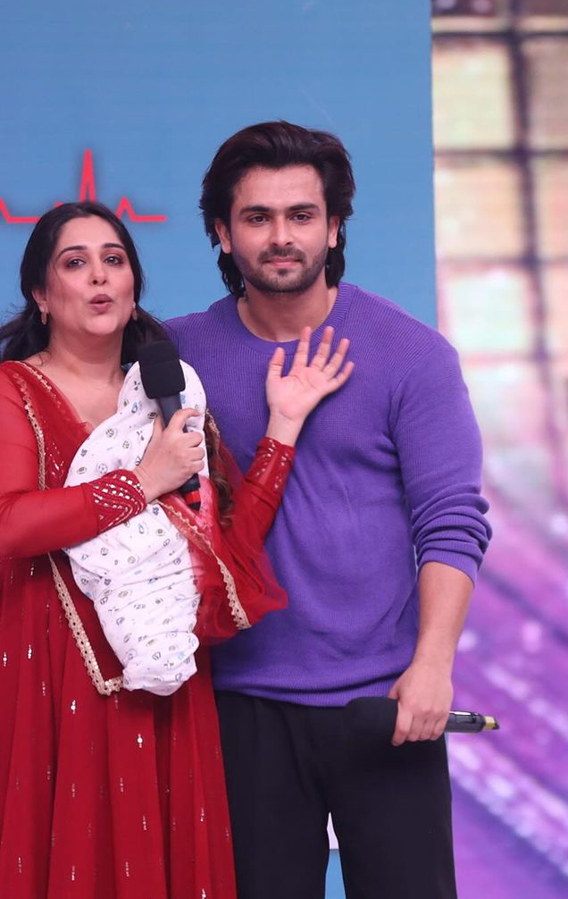 Dipika Kakar Passionately Urges Fans To Vote For Her Hubby Shoaib Ibrahim!