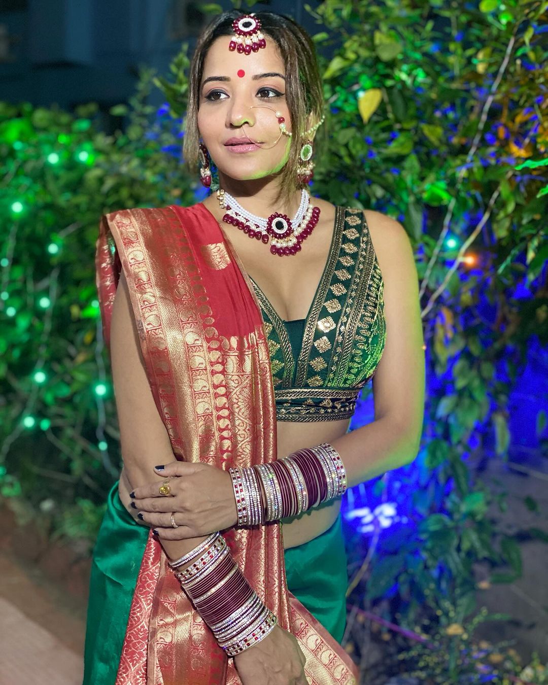 Apple Of Your Eye! Nazar Fame Actress Monalisa Is Just Like Wow In Her Red And Green Saree!