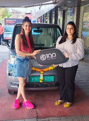Beautiful Actress Alice Kaushik Brings A New EV Comet Home! Her Co-Star Kinshuk Mahajan, Accompanies On The Special Occasion. 