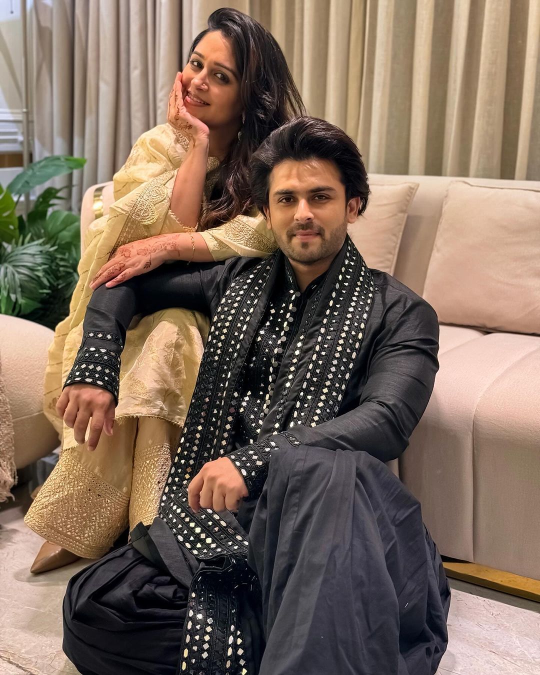 Telly World’s Ideal Couple Shoaib Ibrahim And Dipika Kakar Shares Few Details Of His Mother’s Minor Surgery! Check Out How This Couple Showed Their Support For Her! 