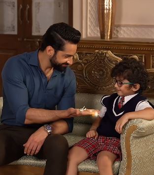 Versatile Actor Karan Vohra Is Happy About Embracing Fatherhood In Both Real And Reel Life! He Praises The Child Actor, Nihan And Feels Lucky To Work With Him.