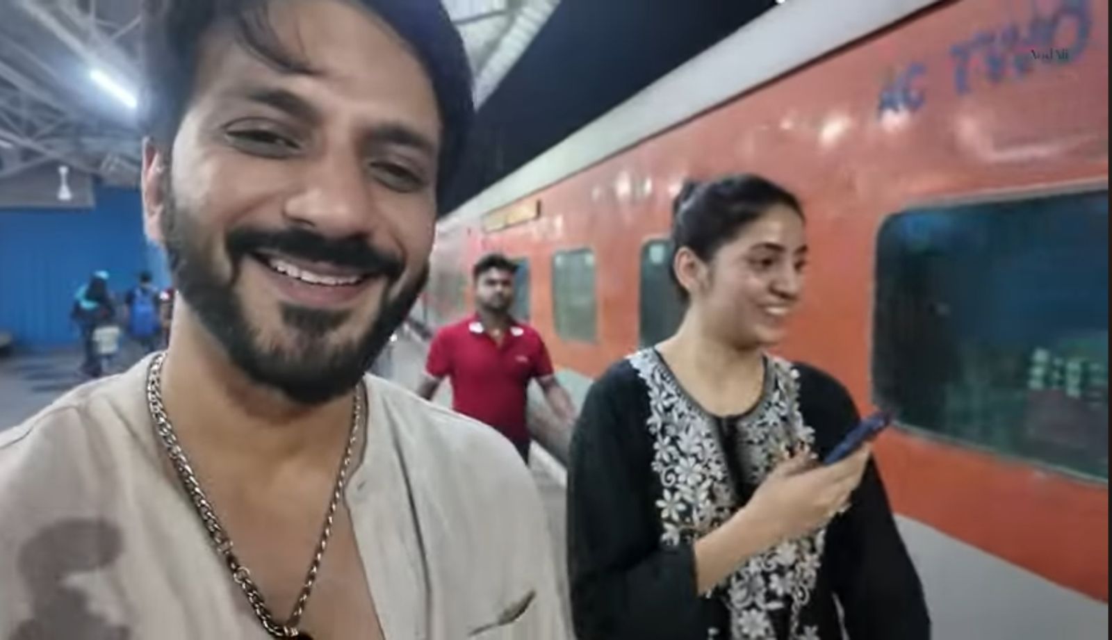 Actor Ali Merchant travels by train from Hyderabad to Mumbai with wife after 24 years to get their rescued dogs home, faces many challenges travelling in public transport