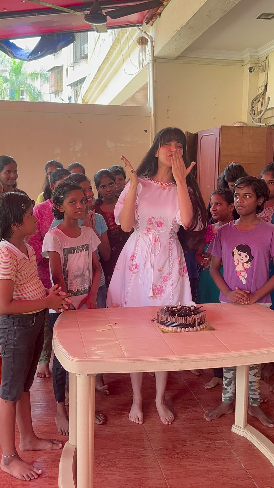 Bigg Boss 17 fame Khanzaadi makes her birthday extra special by celebrating it at an NGO, cuts the cake with the underprivileged kids and arranges lunch for them