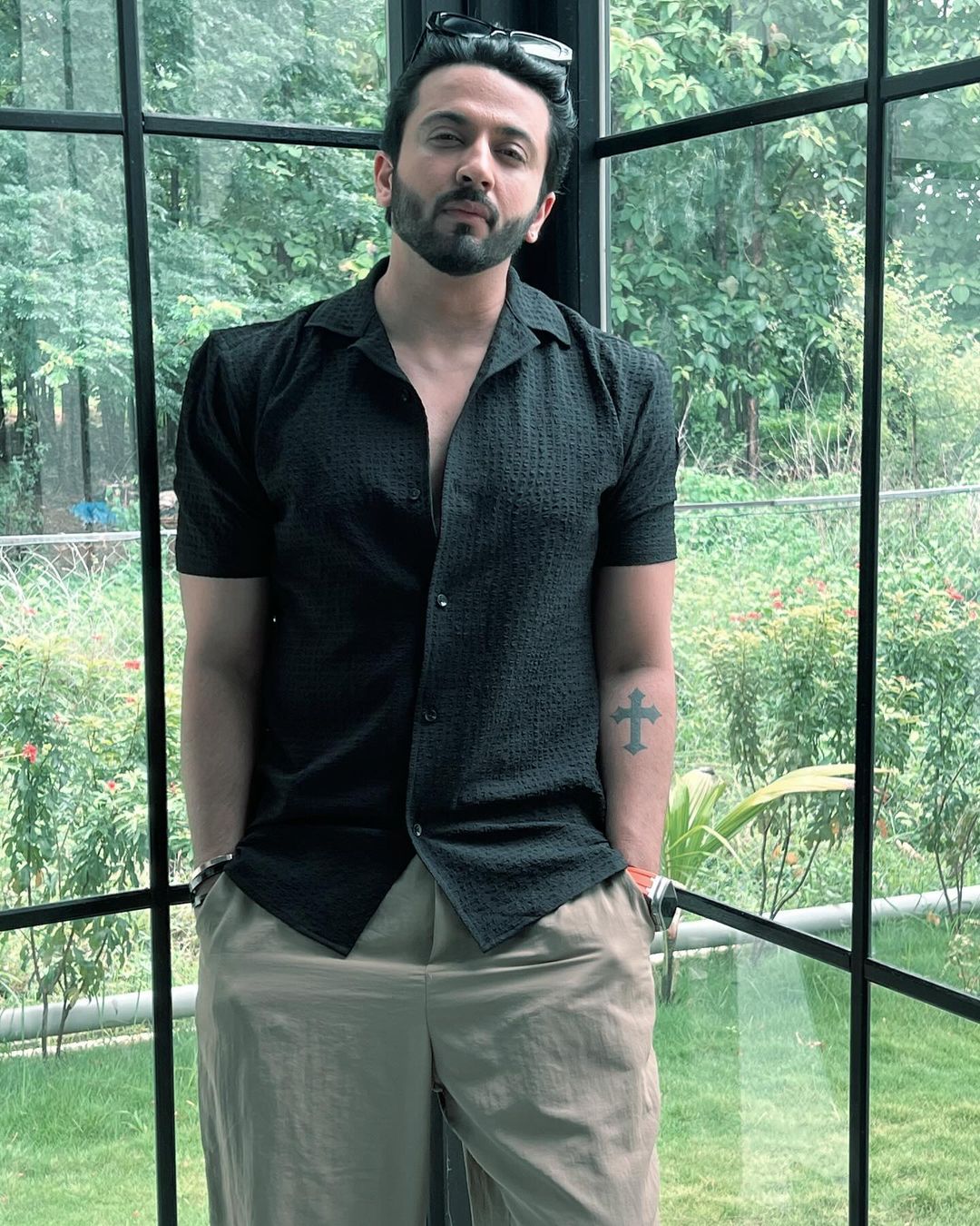 Sasural Simar Ka Fame Actor Dheeraj Dhoopar Proves That Pink Is Not Only A Women’s Color. See This Handsome’s Sparking Conversations About Gender-Neutral Fashion. 