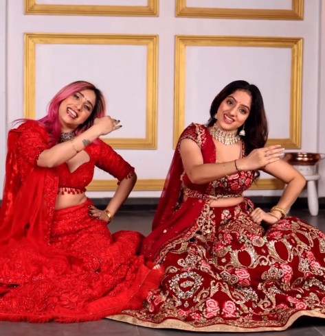 These unseen videos show Shloka, Nita and Isha Ambani's dance performance  at a friend's wedding | Vogue India