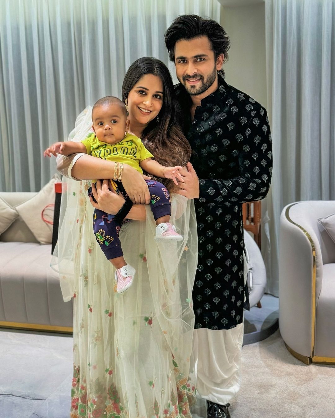 Actress Dipika Kakar And Shoaib’s Family Celebrated Their Son’s 6th Month Birthday Cheerfully. They Shared A Video Of Feeding Medicine To Ruhaan For The First Time