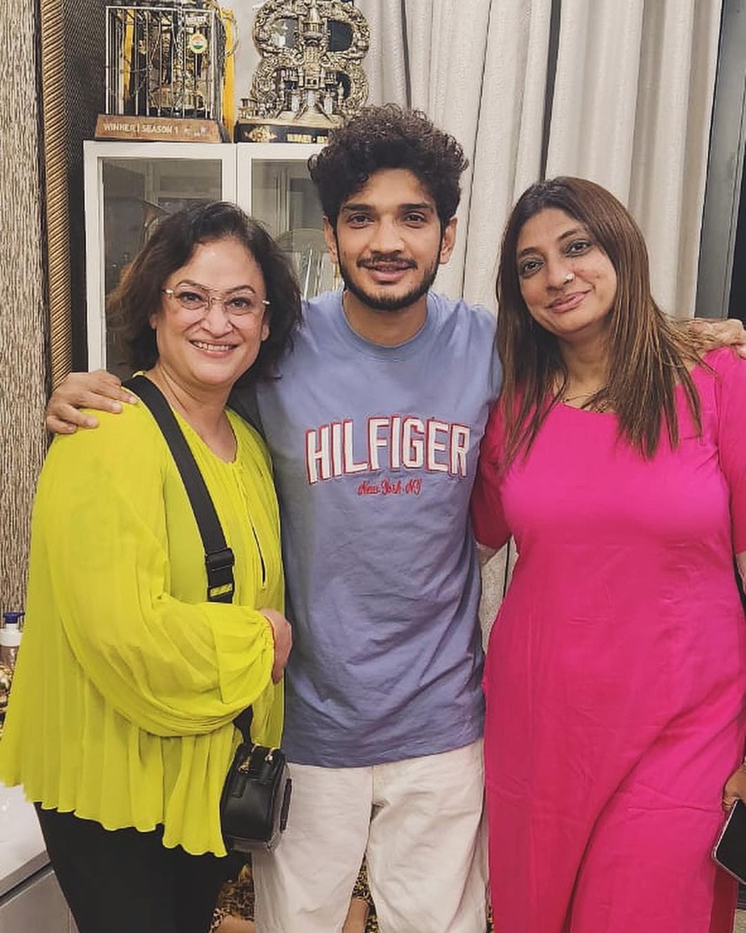 Bigg Boss 17 Winner Munawar Faruqui Spends Quality Time With Jigna Vohra, Rinku Dhawan And Other Friends After The Show! 
