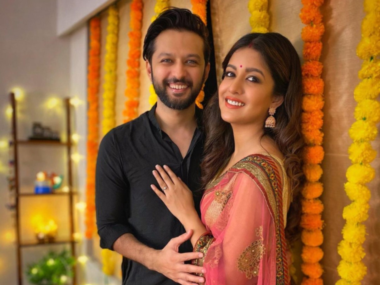 Valentine Moments! Check Here To Know What Special Gift Vatsal Sheth Bring For Her Lovable Wife Ishita Dutta!