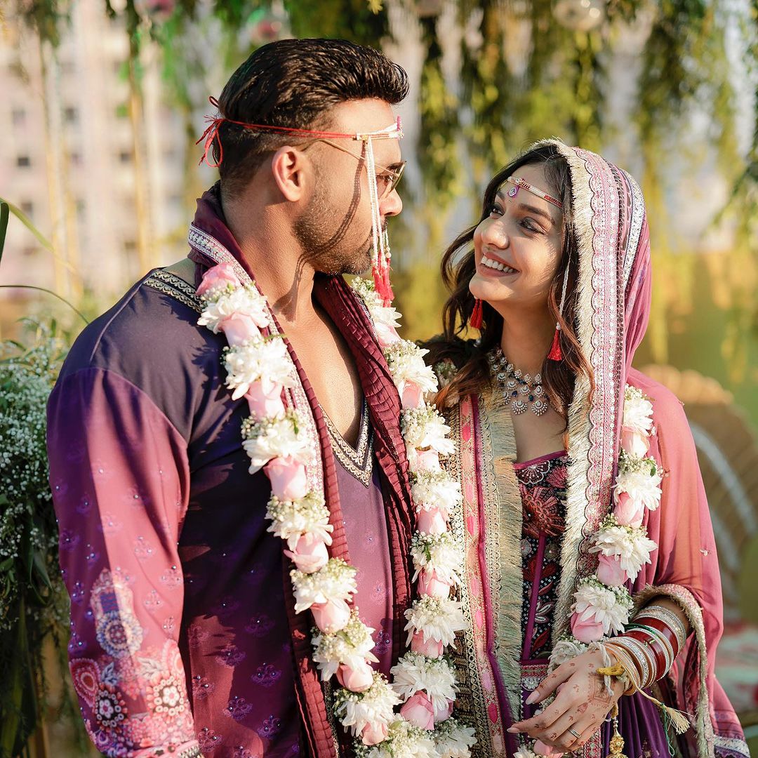 Celebrity Couple Divya Agarwal And Apurva Padgaonkar Got Married Finally Who Shared Their Cutest Pictures!